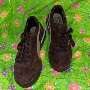 Puma Brown Suede Tennis sneakers